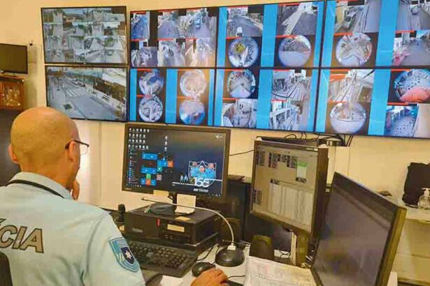 O processo iniciou há dois anos, mas, até à data, Lagos ainda não possui sistema de videovigilância, situação que fez a autarquia aprovar uma moção de desagrado e indignação.