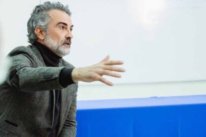 António Miguel Pina decidiu retirar as funções executivas e os pelouros atribuídos a dois vereadores do executivo do PS em Olhão, depois de saber que estes encabeçam uma lista de candidatura independente às autárquicas.