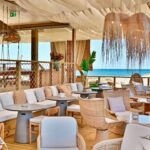 Um beach club com sabor a mar, cocktails de autor, infinity pool e viagem gastronómica: o Verdelago Resort é um convite para desfrutar do verão.