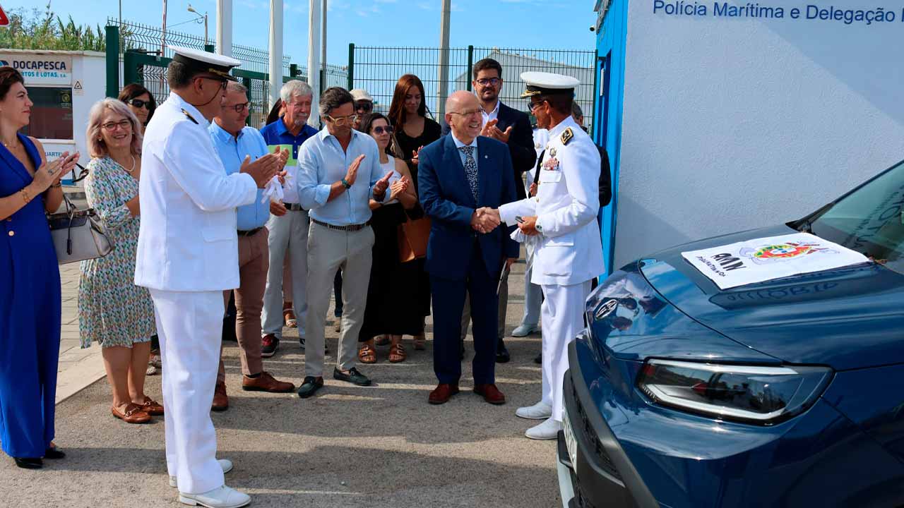 Já está inaugurado o edifício habitacional da Autoridade Marítima Nacional em Quarteira, após protocolo de cooperação assinado em 2019 com a Câmara Municipal de Loulé.