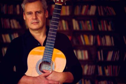 O Dia Mundial do Turismo, 27 de setembro, vai ser celebrado em Albufeira com um concerto de Pedro Jóia e com a distribuição de flores e brindes.