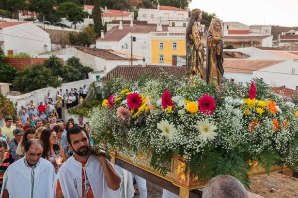 A aldeia de Odeleite volta a dar palco às Festas em Honra de Nossa Senhora da Visitação, com destaque para o espetáculo musical de Sérgio Rossi.