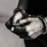 A Guarda Nacional Republicana (GNR) deteve três homens por furto qualificado, em Quarteira, dos quais dois ficaram sujeitos à medida de coação de prisão preventiva, após o primeiro interrogatório judicial, anunciou a corporação.