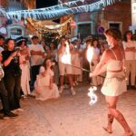 Este sábado, 30 de agosto, dezenas de milhares de pessoas marcaram presença na cidade, cumprindo o dress code e a boa disposição a que a Noite Branca Algarve – Loulé apela.