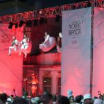 Este sábado, 30 de agosto, dezenas de milhares de pessoas marcaram presença na cidade, cumprindo o dress code e a boa disposição a que a Noite Branca Algarve – Loulé apela.