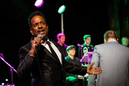 «Soul & Swing» é o nome do espetáculo que junta em Albufeira Chuck Wansley e a Orquestra de Jazz do Algarve, no Dia Mundial da Música.