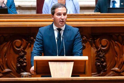O PSD elogiou as medidas adotadas pelo governo para a área da habitação, considerando estar-se perante um «choque» para incentivar o mercado de arrendamento no país e um alívio fiscal para a classe média.