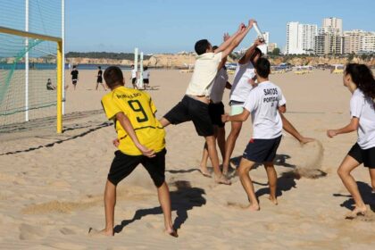 Portimão assinala, mais uma vez, a Semana Europeia do Desporto, entre os dias 23 e 30 de setembro, sob o mote #BeActive, com uma programação gratuita, adaptada a todas as idades e diversificada, integrando atividades que vão desde a natação, ao parkour, passando pela ginástica, judo, dança e caminhadas.