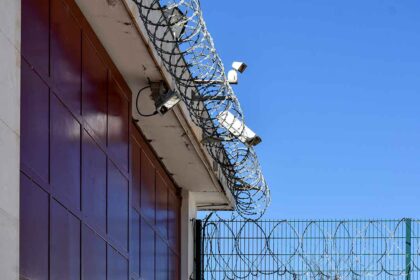O Tribunal de Portimão condenou ontem a 17 anos e meio de prisão o homem acusado de matar o senhorio em Albufeira, em 2024.