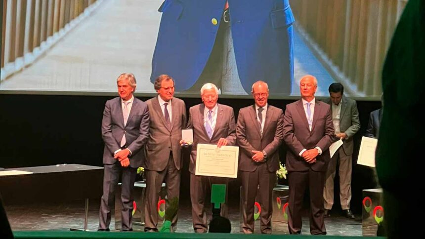 Distinções da Região de Turismo do Algarve e da Confederação do Turismo de Portugal sublinham o contributo de Pedro Lavia, fundador e presidente do Zoomarine, para a afirmação do setor e dinamização da região.