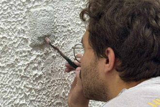 Exposição «Casa Amarela Com Quarto Cinzento» e instalação de Gonçalo Pereira inauguram ova programação da Associação 289 em Faro.