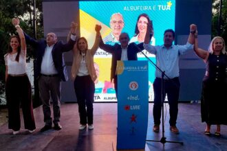 Carla Vieira, candidata à Assembleia Municipal pela coligação «Albufeira é Tua», e Victor Ferraz, candidato à Câmara Municipal, apresentaram-se à comunidade.