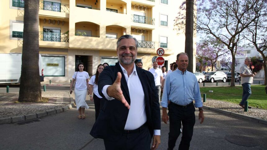 Cristóvão Norte promete brigadas de limpeza nos primeiros 100 dias e anuncia programa «Faro Plano» para criar corredor inclusivo no espaço público.