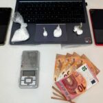Um homem de 51 anos foi detido pela GNR em São Brás de Alportel por tráfico de estupefacientes, num dia em que foram ainda detidos uma mulher e um jovem por condução sem habilitação legal.