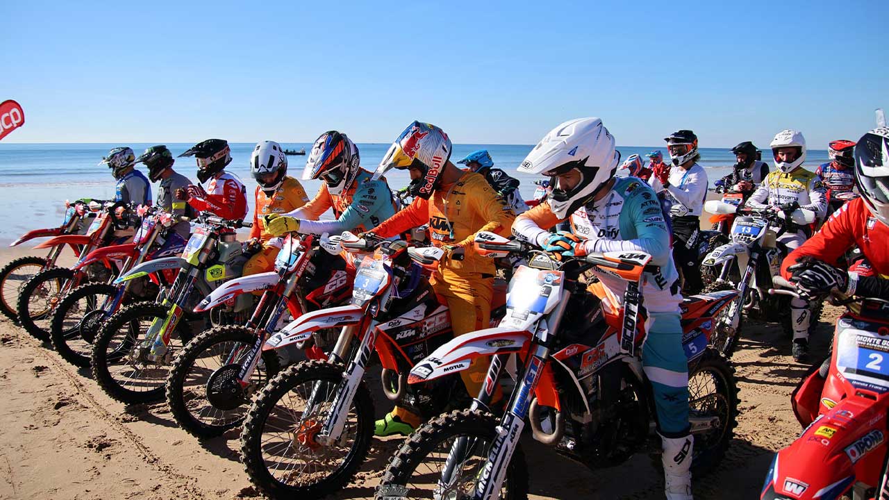 Com mais dinâmica e novas zonas de salto, a Monte Gordo Sand Race 2025 traz um fim de semana de velocidade, espetáculo e emoção para motos e quads, com entrada gratuita.