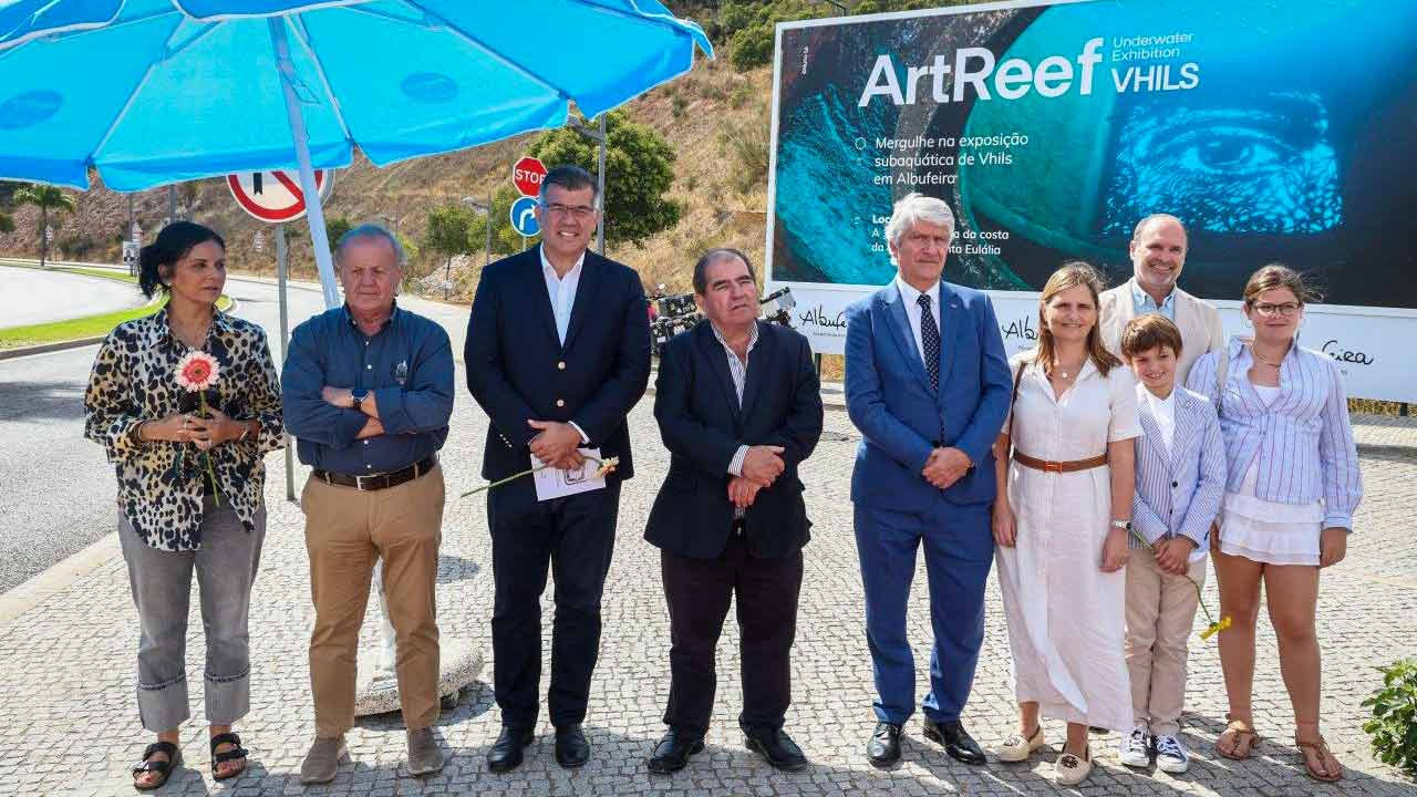 Albufeira homenageou o engenheiro Pessanha Viegas, responsável pelo eixo viário e pelo Quartel dos Bombeiros, no Dia Mundial do Turismo.
