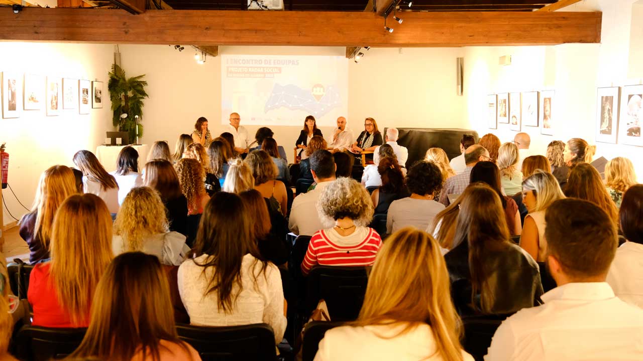 O I Encontro de Equipas do Projeto RADAR Social do Algarve foi dinamizado pelo município de São Brás de Alportel e reuniu representantes de todos os concelhos.