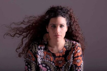 Novo single, gravado em Belo Horizonte, une a voz da cantora algarvia Susana Travasso à guitarra do mestre brasileiro Toninho Horta.