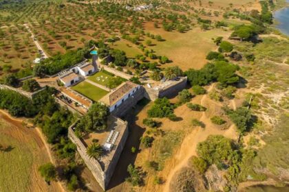 Restaurante austa leva a experiência «Field Trips» ao Forte de São João de Barra, em Cacela Velha, num banquete que celebra a Ria Formosa, a 18 de outubro.
