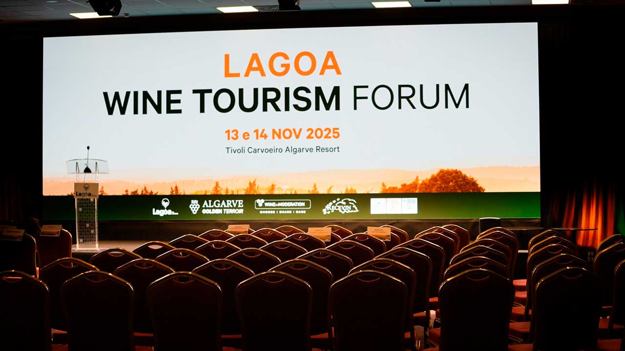 Lagoa consolidou a liderança nacional no enoturismo com a 3.ª edição do Lagoa Wine Tourism Forum, iniciativa que pretende valorizar o património vitivinícola local.