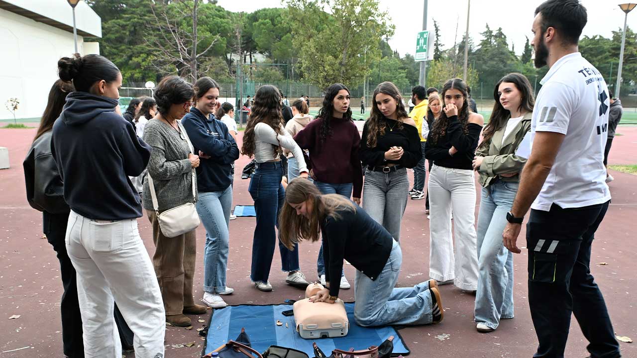 Loulé foi o local escolhido para acolher o primeiro Encontro das Equipas de Suporte Imediato de Vida do Algarve, seguido de uma mass training para a comunidade escolar.