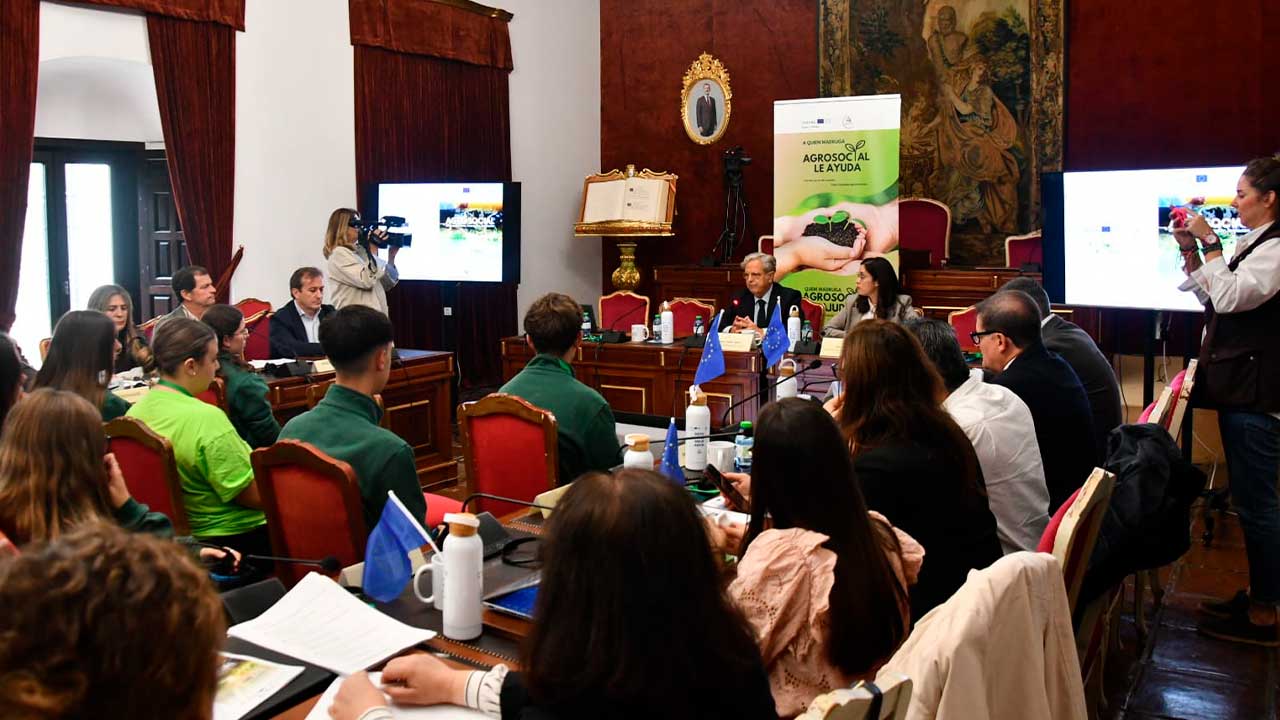 A Associação Odiana marcou presença no Fórum AgroSocial em Córdoba, evento centrado na transformação digital e sustentabilidade agrícola.
