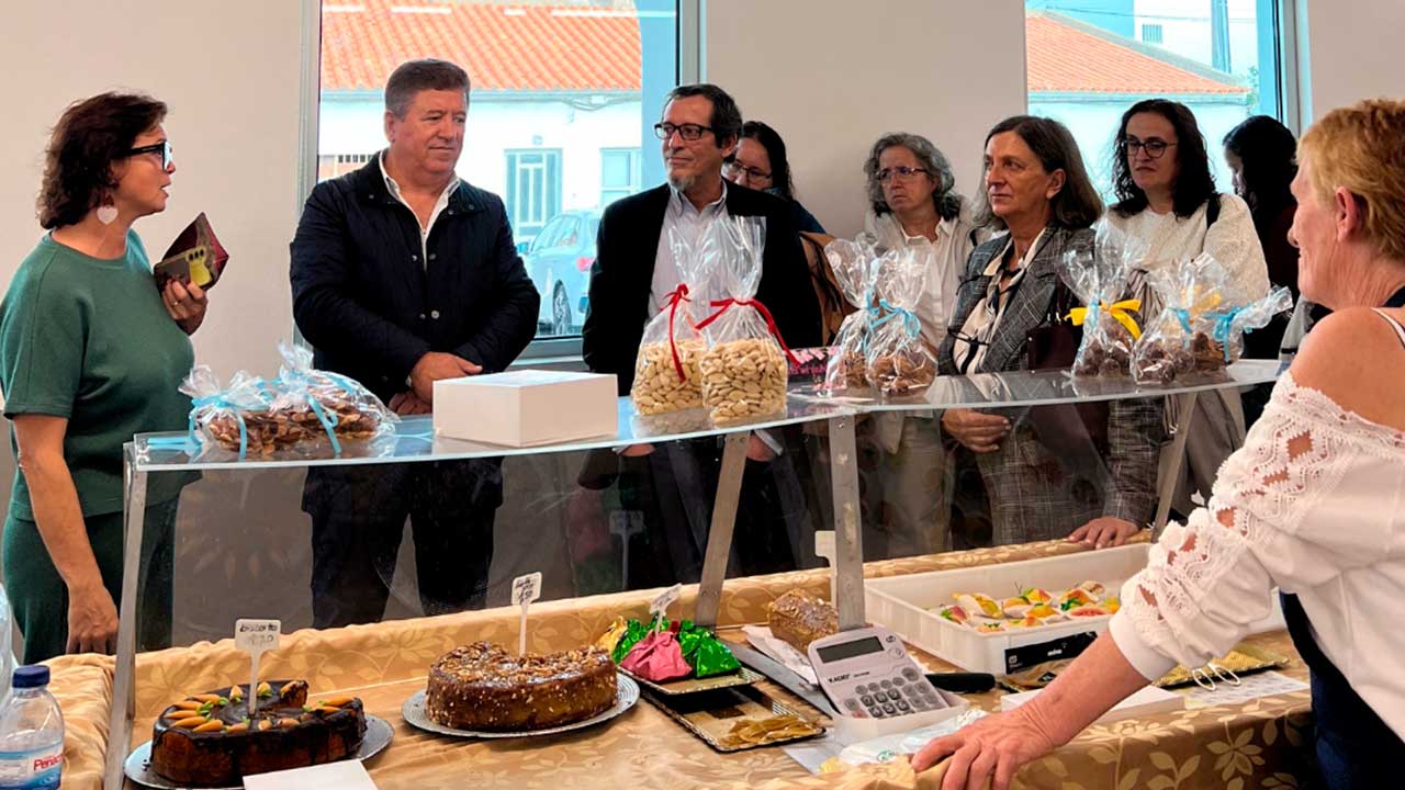 O Mercado Municipal de Odiáxere foi o local escolhido para acolher a celebração do segundo aniversário da Rede Regional de Mercados Locais.