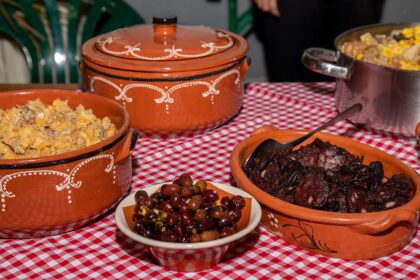 A Semana Gastronómica de S. Bartolomeu de Messines junta restaurantes que servem pratos do barrocal e reforçam a identidade culinária local, entre 28 de novembro e 8 de dezembro.