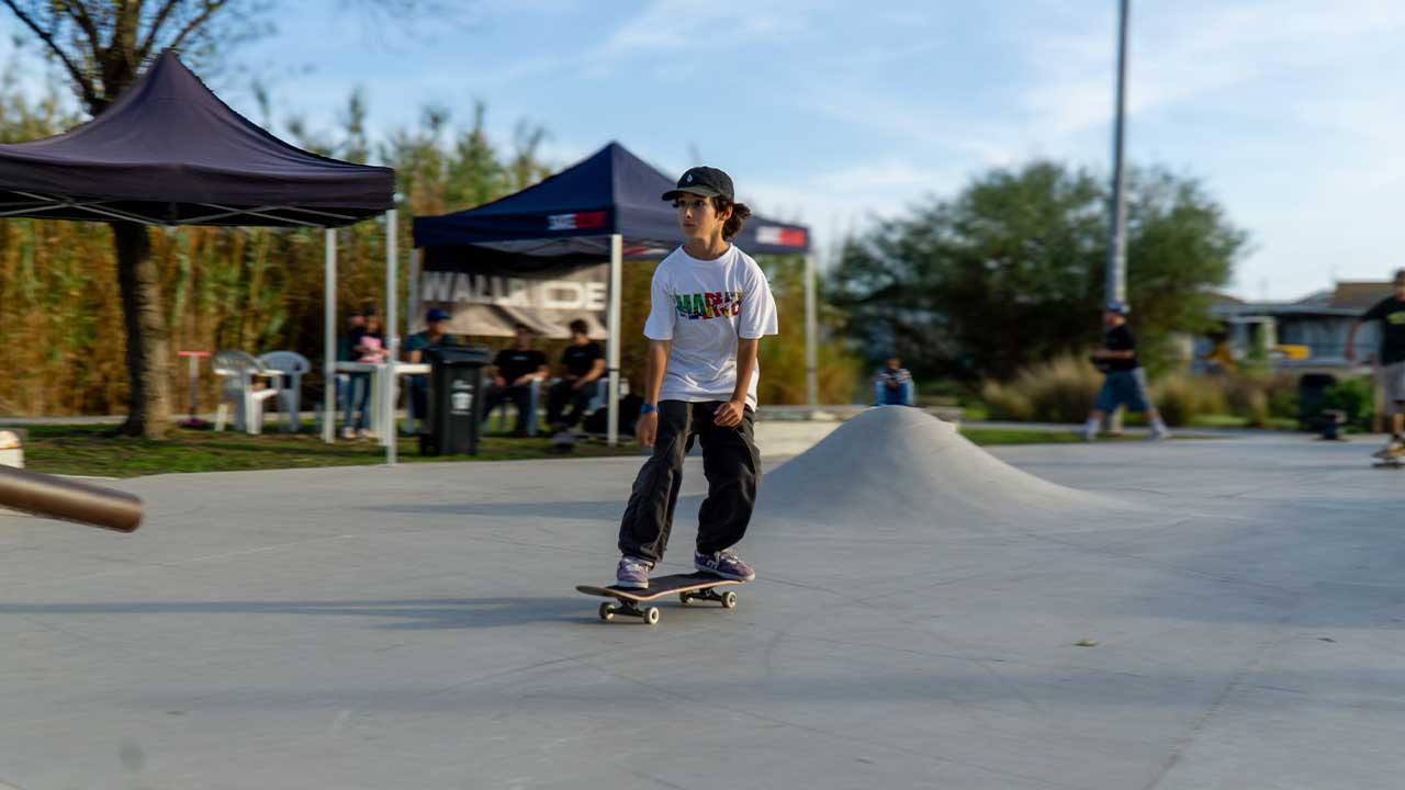 O Skate Parque de Olhão foi palco, no sábado, dia 8 de novembro, de um dia repleto de energia, talento e boa disposição, com o Campeonato & Skate Meeting a revelar-se «um verdadeiro sucesso».