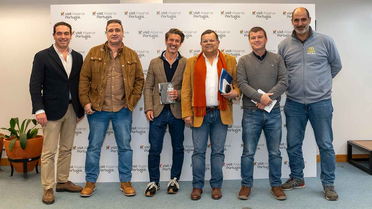 Nova marca Algarve by Car mostra aos clientes das rent-a-car a melhor forma de explorar a região com autonomia, roteiros dedicados e informação prática.