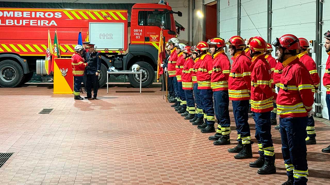 Os Bombeiros de Albufeira reforçam o Comando com a tomada de posse de Daniel Jacinto como Adjunto, num processo de continuidade e estabilidade operacional.