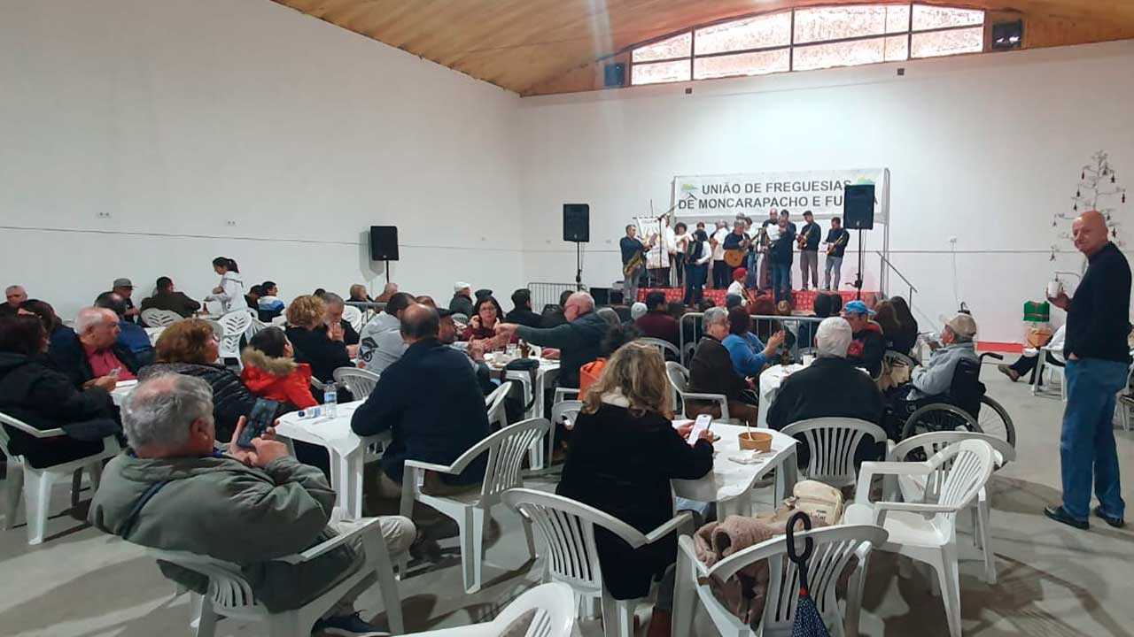 Moncarapacho recebe 2026 com o Encontro de Charolas e a Mostra de Xarém, a 4 de janeiro, com música tradicional e gastronomia algarvia.