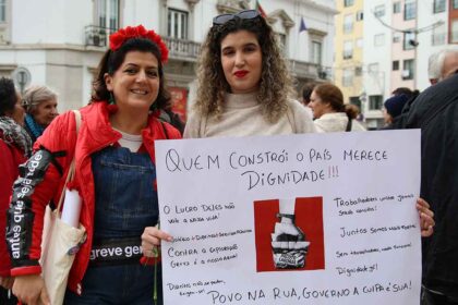 Ambiente da Greve Geral junto à CCDR Algarve.