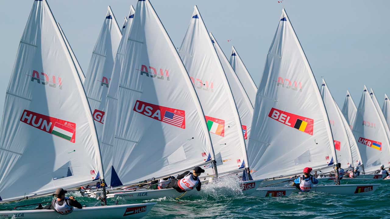 Maria Wanzeller sobe ao 6.º lugar no Mundial de Vela da Juventude, em Vilamoura, e fica a seis pontos do pódio na classe ILCA 6.