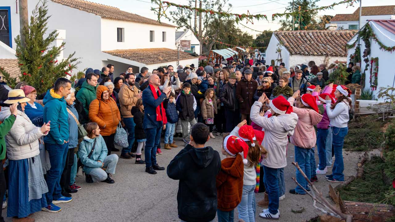 São Brás de Alportel celebra Natal com Noite Vermelha, comércio aberto, presépios, Aldeia de Natal Verde e concertos para toda a família.