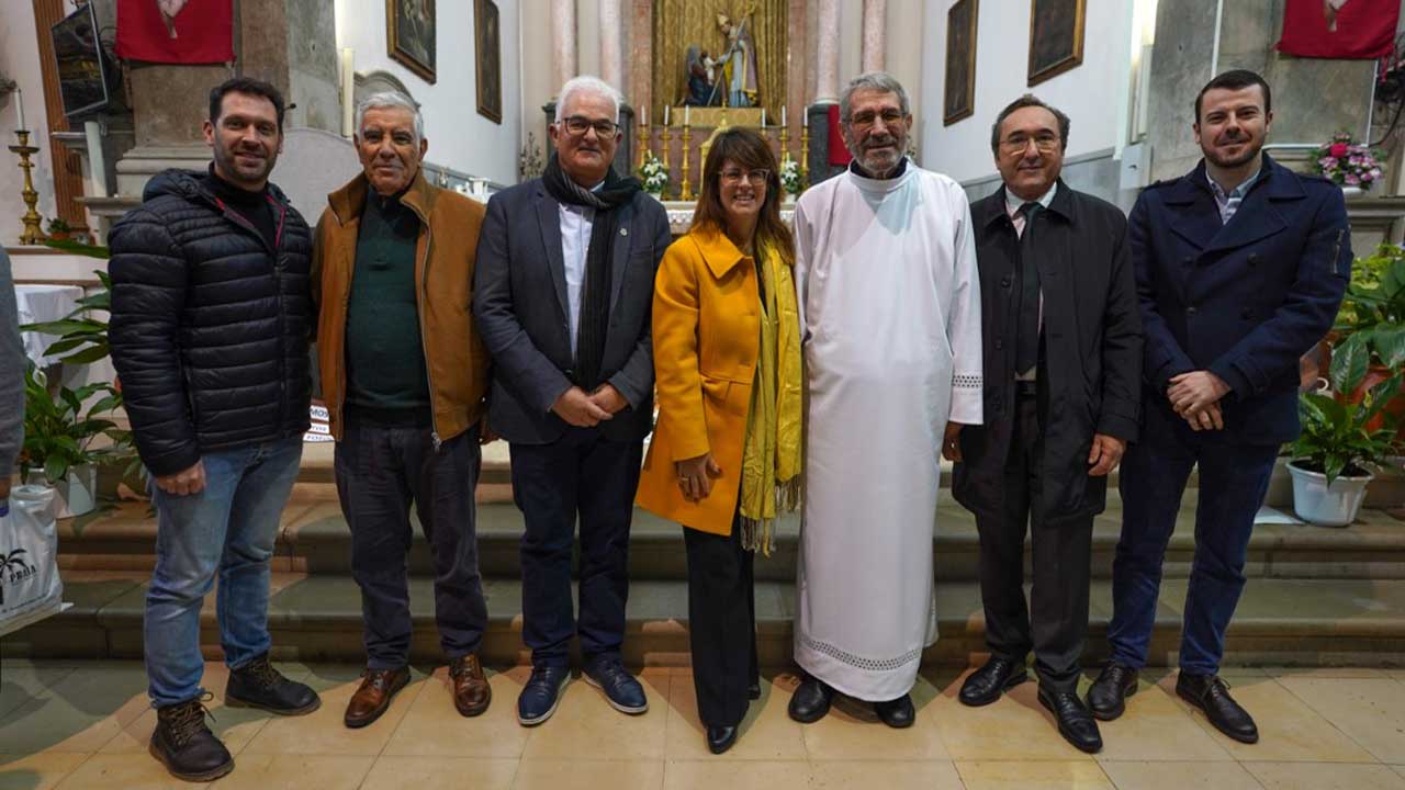 São Brás de Alportel distingue Padre António Farias com Voto de Louvor pelos 50 anos de sacerdócio e pelo serviço pastoral prestado à comunidade.