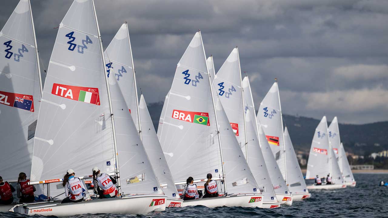 Vilamoura acolhe novamente o Campeonato do Mundo de Vela da Juventude em 2026, após o sucesso de 2025 com 424 velejadores de 67 países.