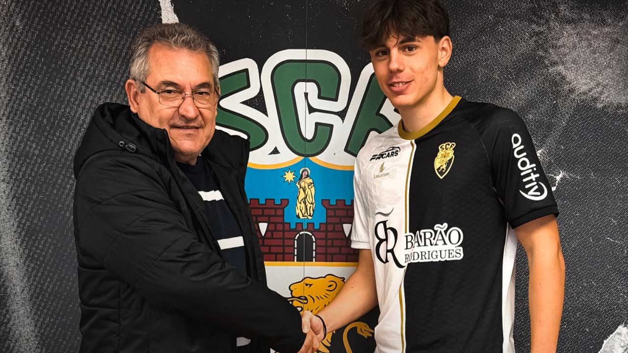 Alex Pinto regressa ao Farense com contrato até ao final da época, enquanto o médio esloveno Gal Kranjcic assina vínculo válido até junho de 2028.