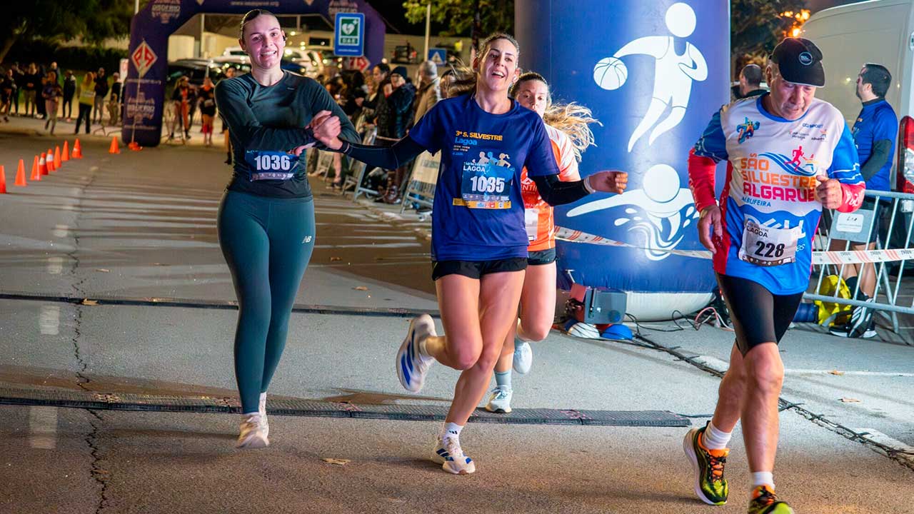 A 3.ª Corrida de São Silvestre de Lagoa realizou-se a 4 de janeiro e contou com cerca de 750 participantes, entre corrida, minicorrida, caminhada e escalões jovens.