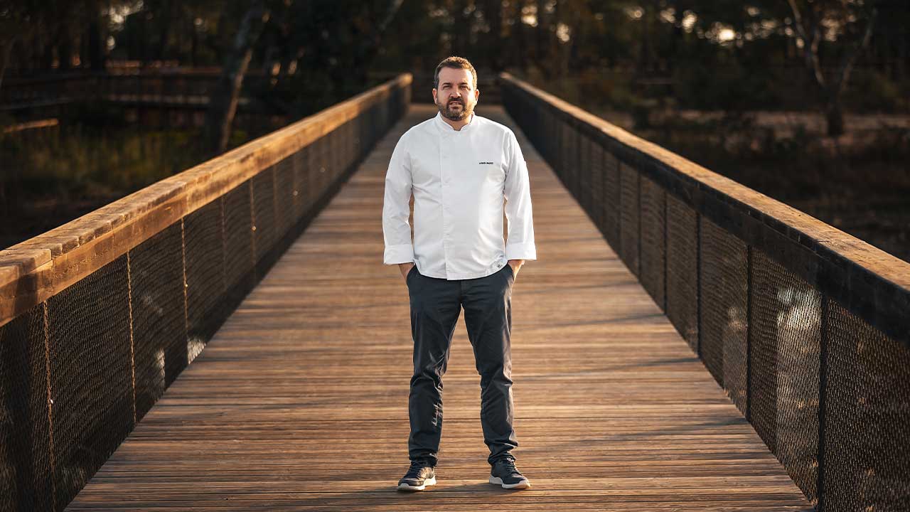 Chef Michelin Louis Anjos assume a liderança gastronómica do Verdelago Resort, na Praia Verde, reforçando a estratégia do projeto e a experiência dos hóspedes.