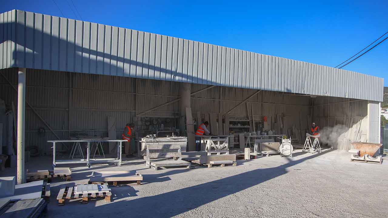 A Marmistoi investe 225 mil euros em tecnologia de Indústria 4.0, com apoio do ALGARVE 2030, para responder a projetos de elevada exigência técnica no setor da pedra natural.