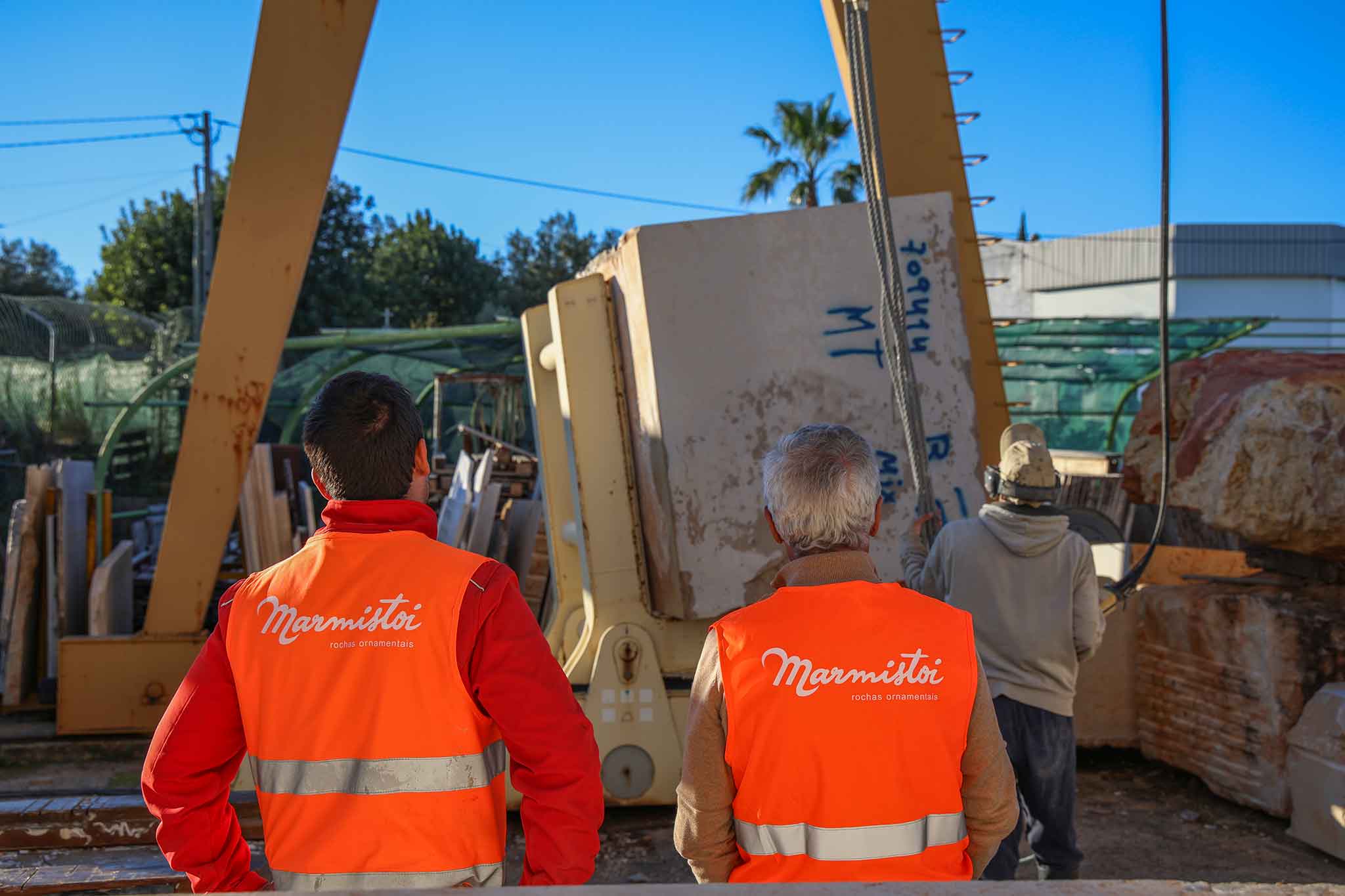A Marmistoi investe 225 mil euros em tecnologia de Indústria 4.0, com apoio do ALGARVE 2030, para responder a projetos de elevada exigência técnica no setor da pedra natural.