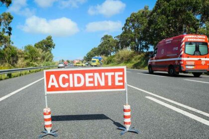 Treze pessoas morreram nas estradas portuguesas e 470 condutores foram detidos por excesso de álcool pela PSP e pela GNR em seis dias de operações de Ano Novo.