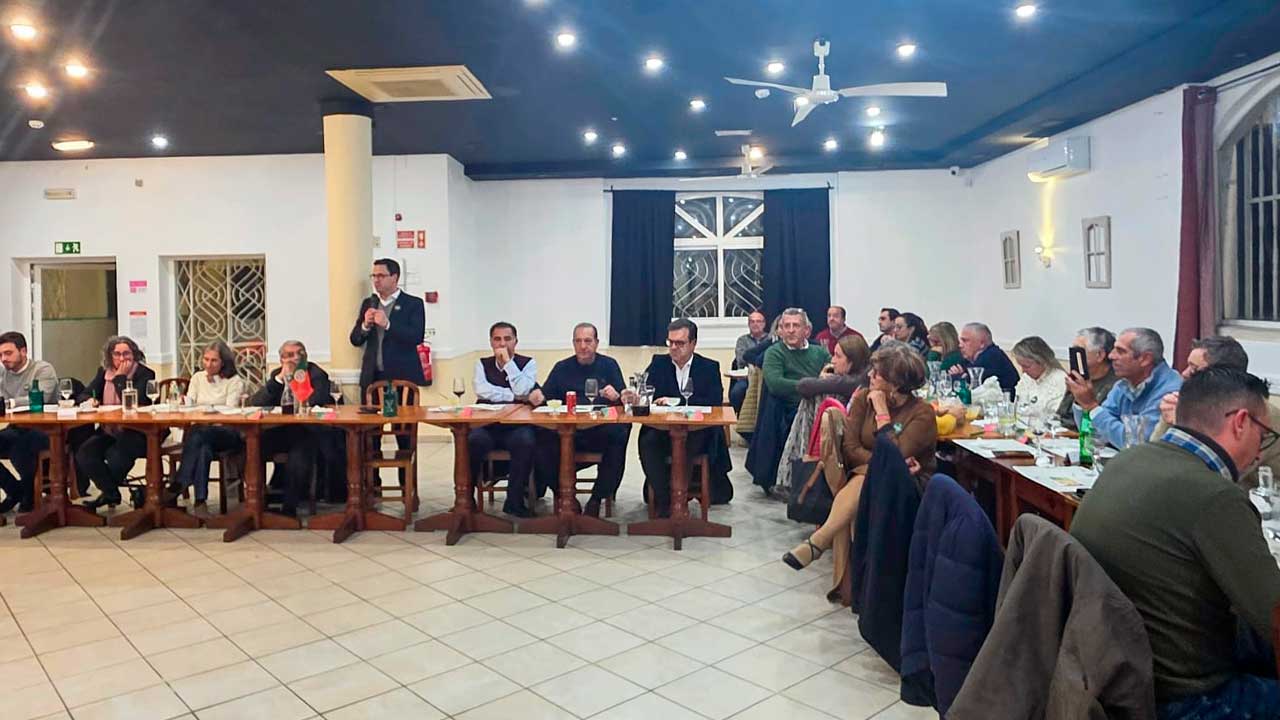 PS Olhão realizou um jantar-debate com casa cheia, onde foram discutidos desafios do país e afirmado o apoio à candidatura de António José Seguro.