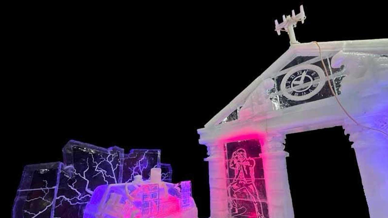 Rodrigo Ferreira, escultor algarvio, participa em grandes exposições internacionais de escultura em gelo nos Países Baixos, Reino Unido e Alemanha.