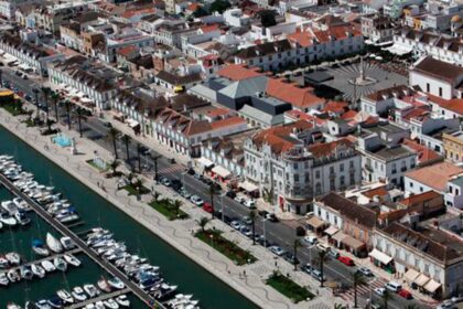 A Câmara de Vila Real de Santo António aprovou um orçamento de 89,7 milhões de euros para 2026, mais do que duplicando o valor do ano anterior.