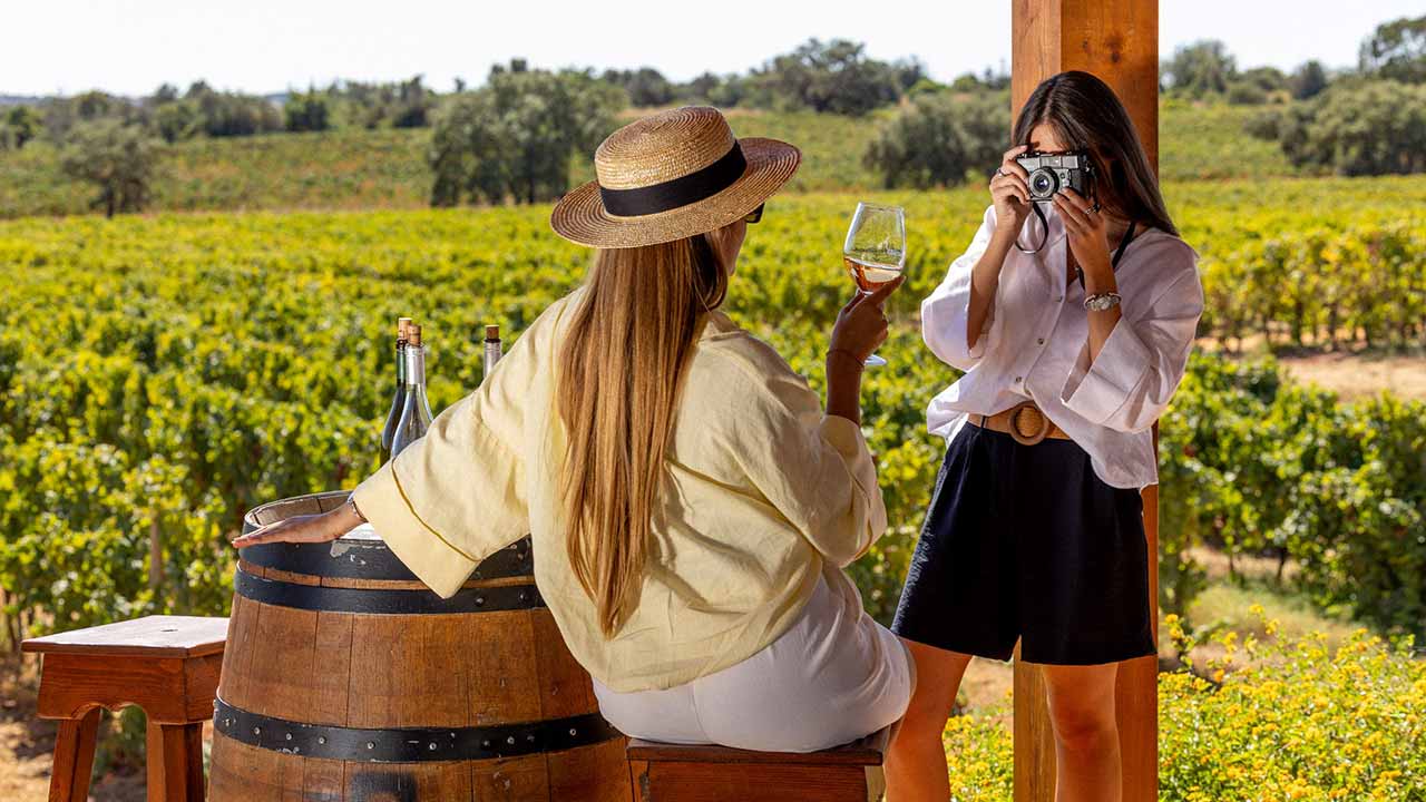 Algarve BTL 2026 leva cinco dias de experiências e negócios à FIL, com foco em mercado interno, náutica, golfe e enoturismo.