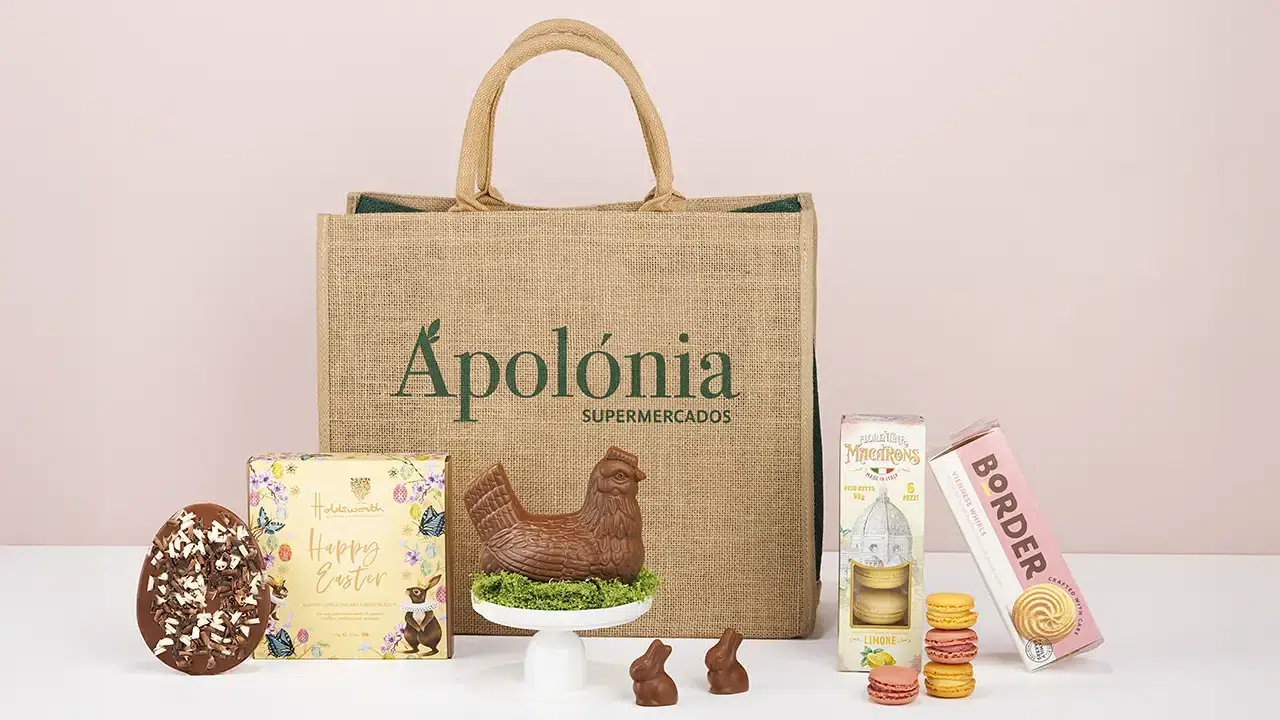 Produtos sazonais de Páscoa disponíveis nos Supermercados Apolónia no Algarve.