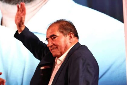 José Carlos Rolo foi homenageado pelo CDS-PP Algarve, que destacou o seu percurso como ex-presidente da Câmara de Albufeira.