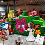 Carnaval de Loulé dedica edição de 2026 aos super-heróis com 13 carros alegóricos e 600 figurantes na Avenida José da Costa Mealha.